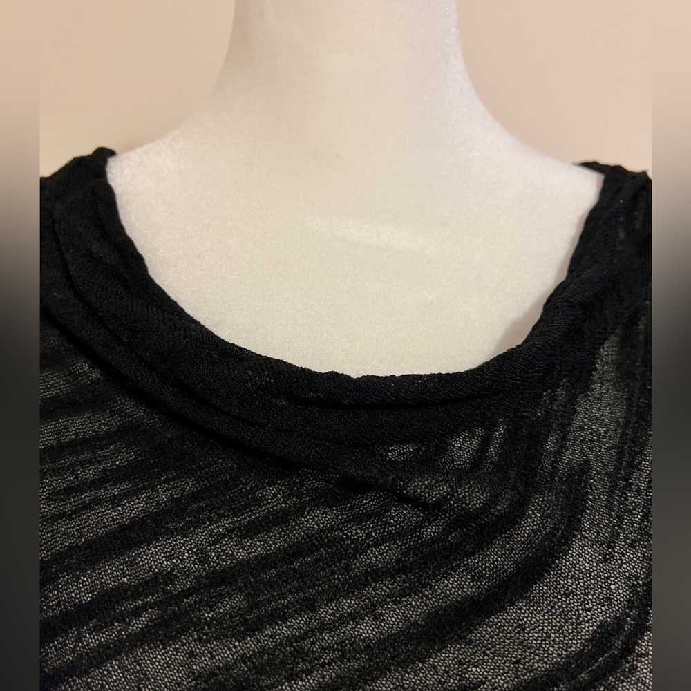 Fitted, stretchy black top from Jacob - Picture 3 of 6